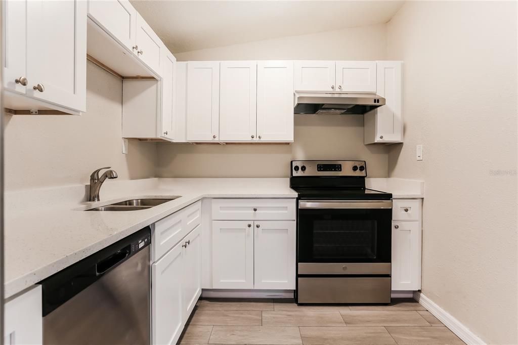 For Rent: $1,945 (3 beds, 2 baths, 1200 Square Feet)