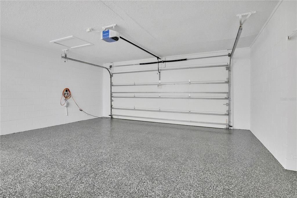 Active With Contract: $549,900 (4 beds, 2 baths, 2286 Square Feet)