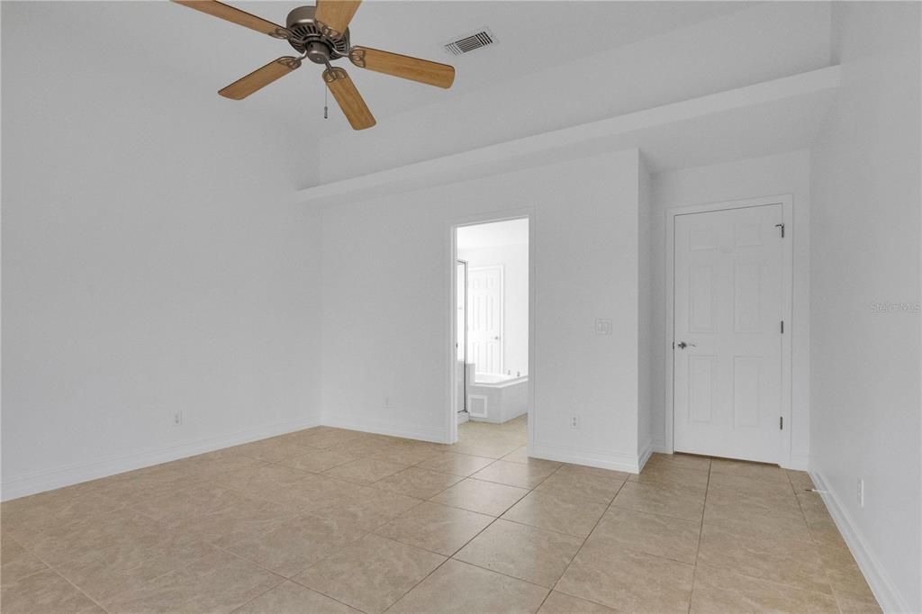 Active With Contract: $549,900 (4 beds, 2 baths, 2286 Square Feet)