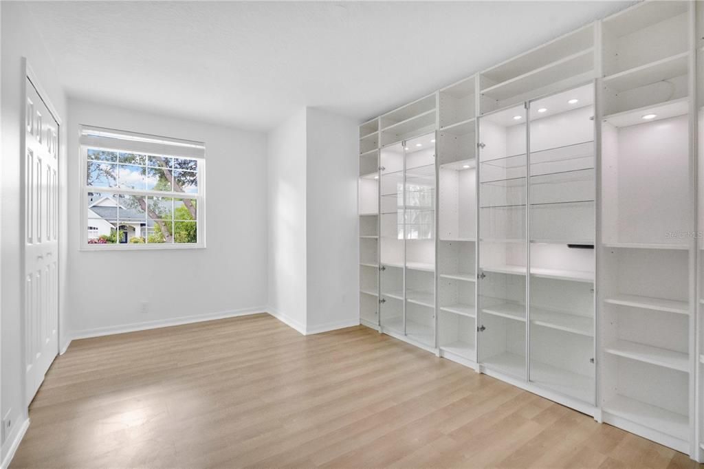 Active With Contract: $549,900 (4 beds, 2 baths, 2286 Square Feet)