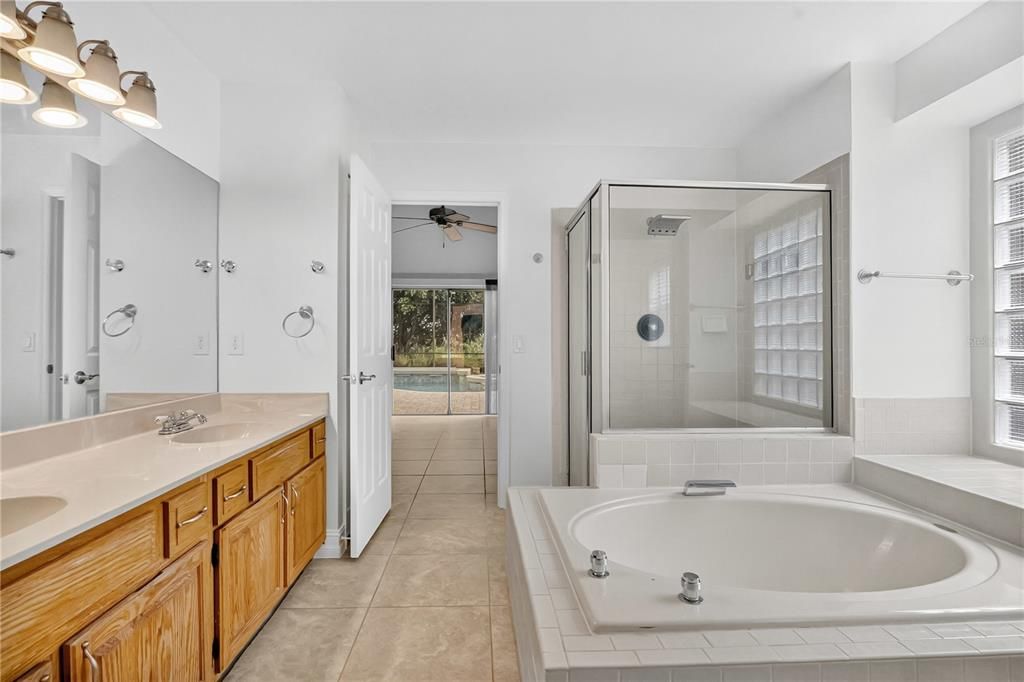 Active With Contract: $549,900 (4 beds, 2 baths, 2286 Square Feet)