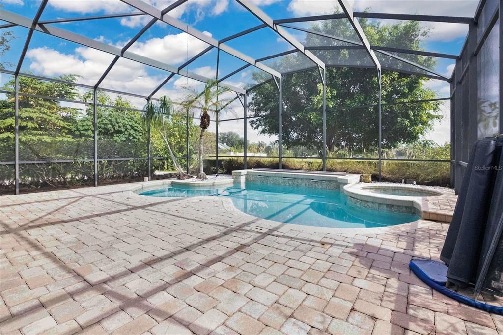 Active With Contract: $549,900 (4 beds, 2 baths, 2286 Square Feet)