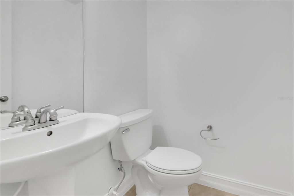 Active With Contract: $549,900 (4 beds, 2 baths, 2286 Square Feet)