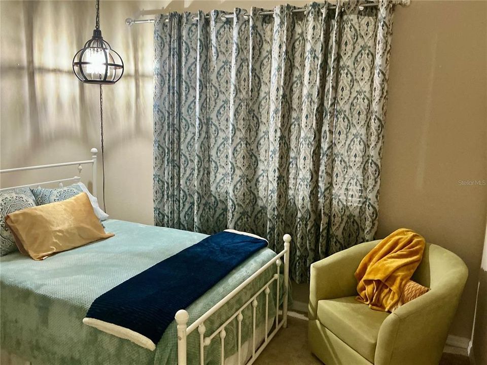 For Sale: $325,000 (3 beds, 2 baths, 1663 Square Feet)