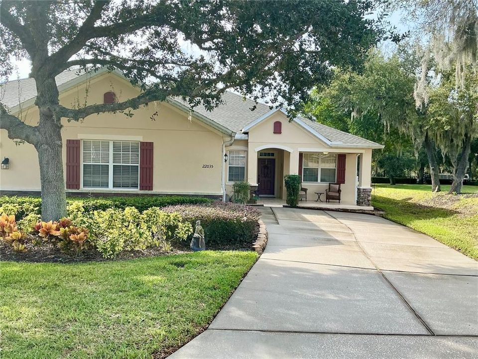 For Sale: $325,000 (3 beds, 2 baths, 1663 Square Feet)