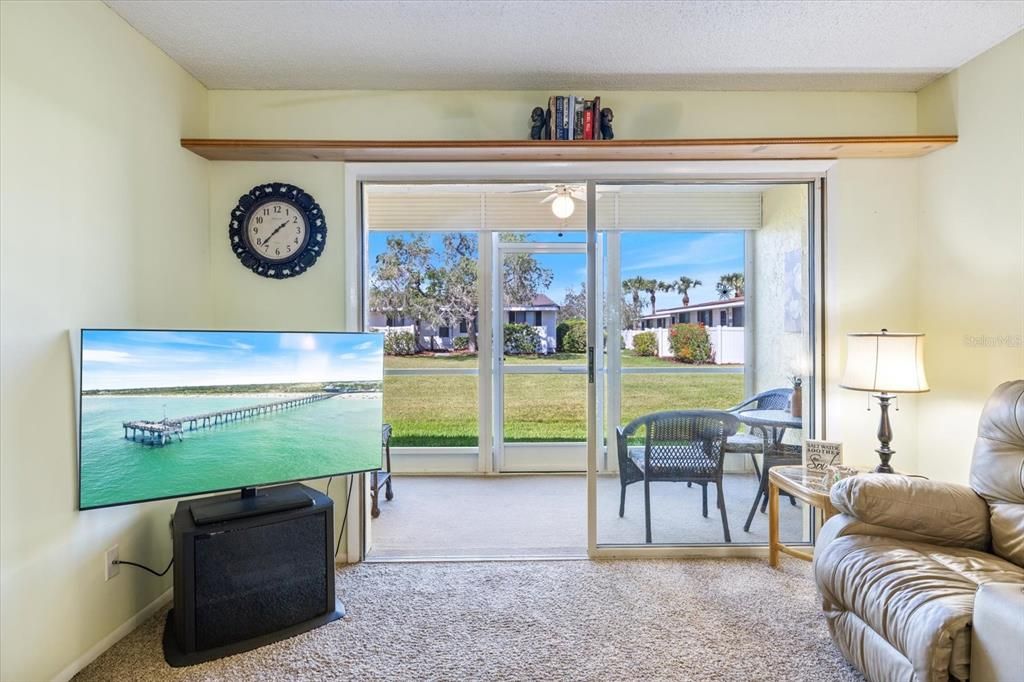 На продажу: $200,000 (2 спален, 2 ванн, 1110 Квадратных фут)