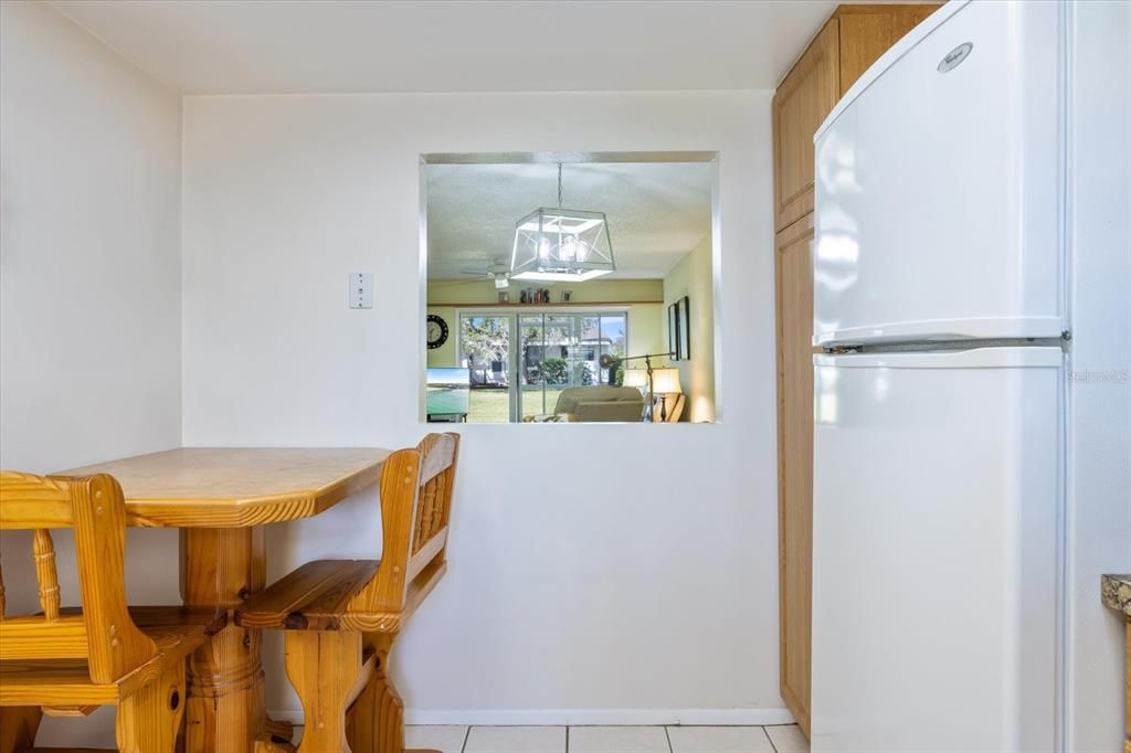 На продажу: $200,000 (2 спален, 2 ванн, 1110 Квадратных фут)