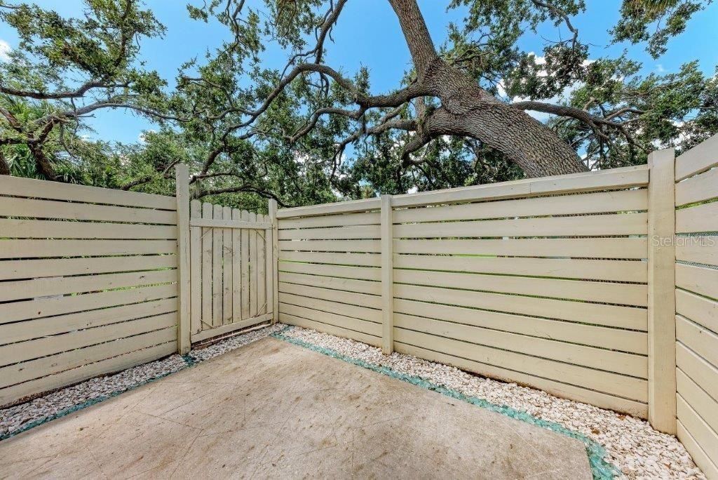 For Sale: $249,000 (2 beds, 2 baths, 1475 Square Feet)