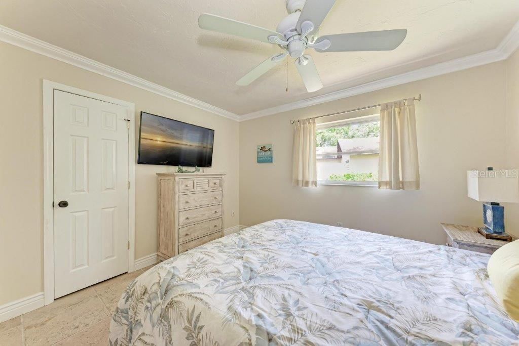 For Sale: $249,000 (2 beds, 2 baths, 1475 Square Feet)