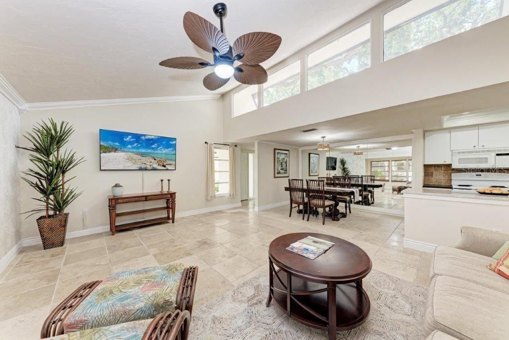 For Sale: $249,000 (2 beds, 2 baths, 1475 Square Feet)