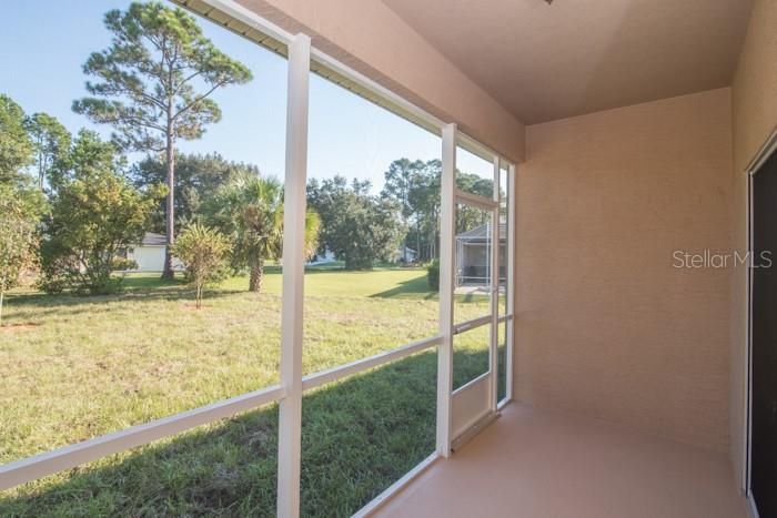 For Rent: $2,000 (4 beds, 2 baths, 1711 Square Feet)