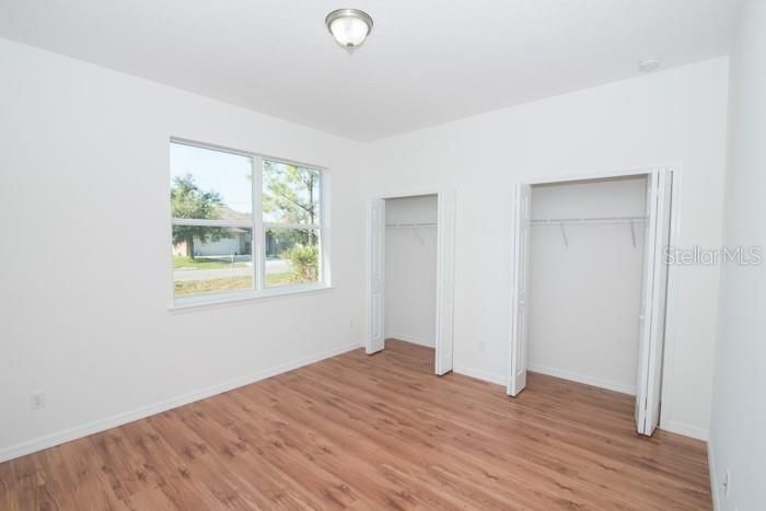 For Rent: $2,000 (4 beds, 2 baths, 1711 Square Feet)