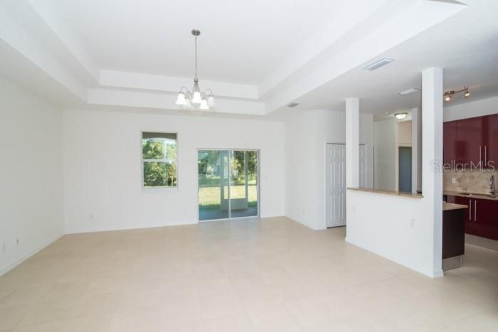 For Rent: $2,000 (4 beds, 2 baths, 1711 Square Feet)