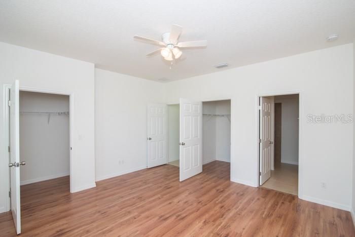 For Rent: $2,000 (4 beds, 2 baths, 1711 Square Feet)