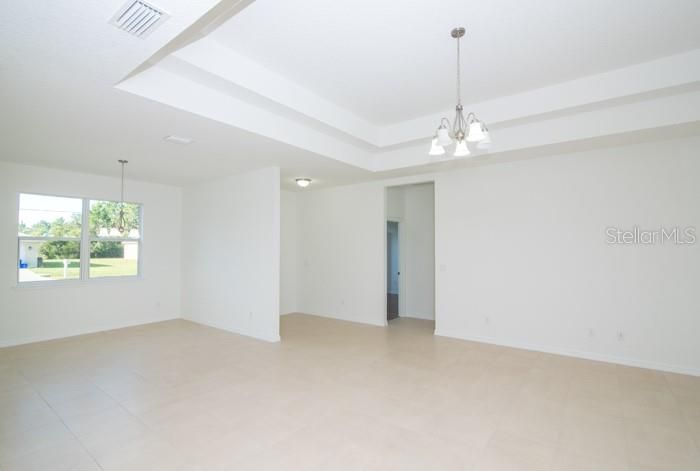 For Rent: $2,000 (4 beds, 2 baths, 1711 Square Feet)