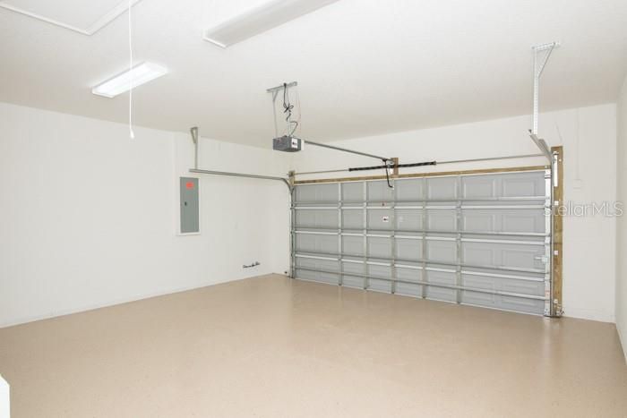 For Rent: $2,000 (4 beds, 2 baths, 1711 Square Feet)