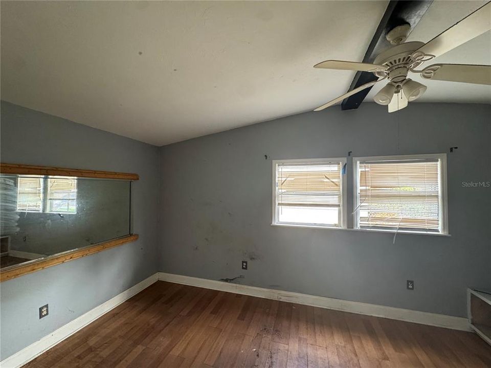 Active With Contract: $234,900 (3 beds, 2 baths, 1384 Square Feet)