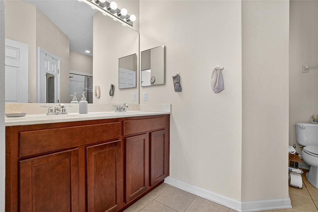 待售: $330,000 (3 贝兹, 2 浴室, 1637 平方英尺)