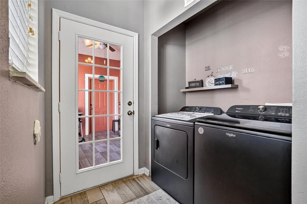 待售: $330,000 (3 贝兹, 2 浴室, 1637 平方英尺)