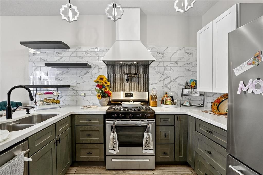 待售: $330,000 (3 贝兹, 2 浴室, 1637 平方英尺)