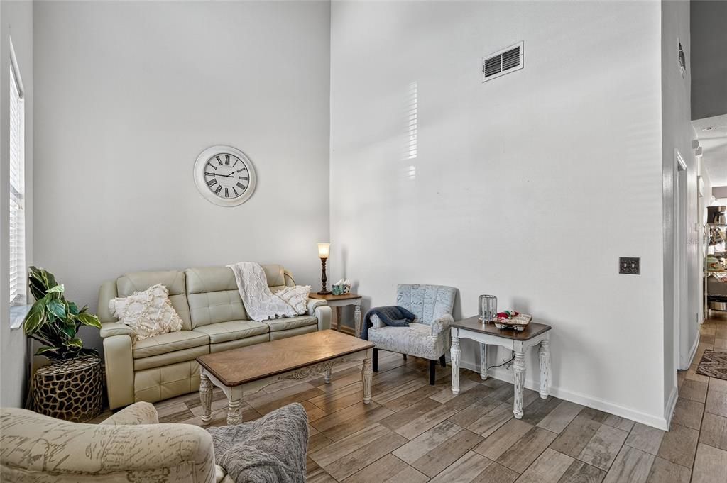 待售: $330,000 (3 贝兹, 2 浴室, 1637 平方英尺)