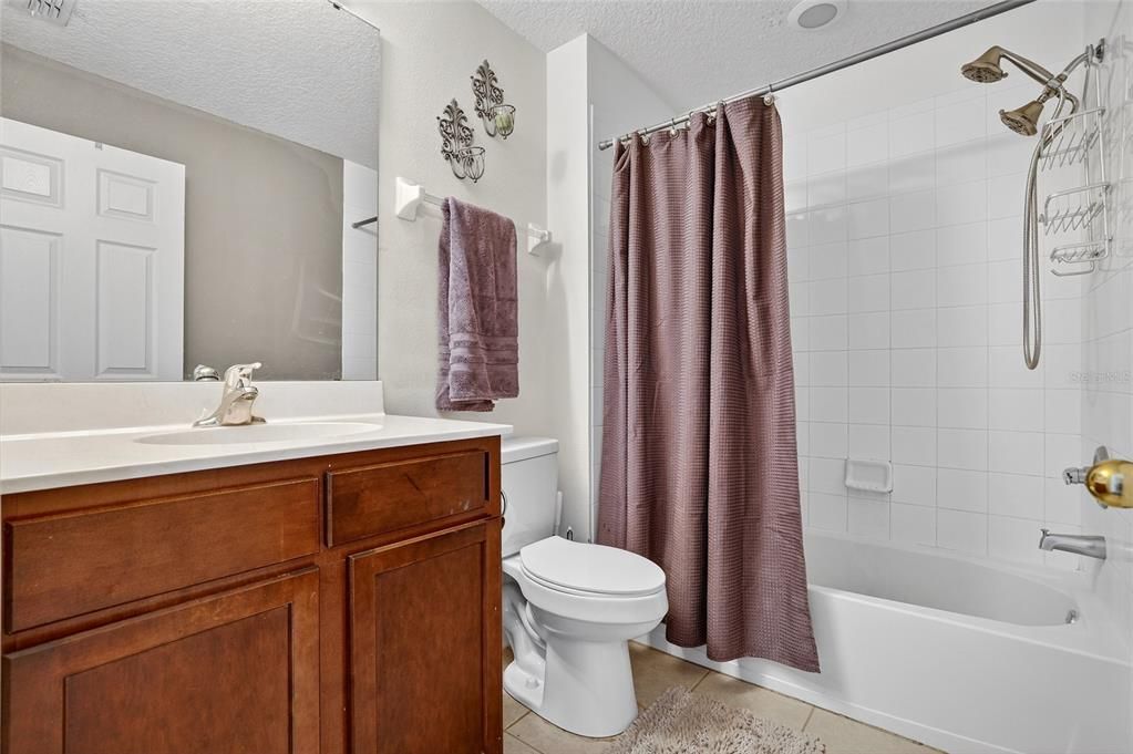 待售: $330,000 (3 贝兹, 2 浴室, 1637 平方英尺)