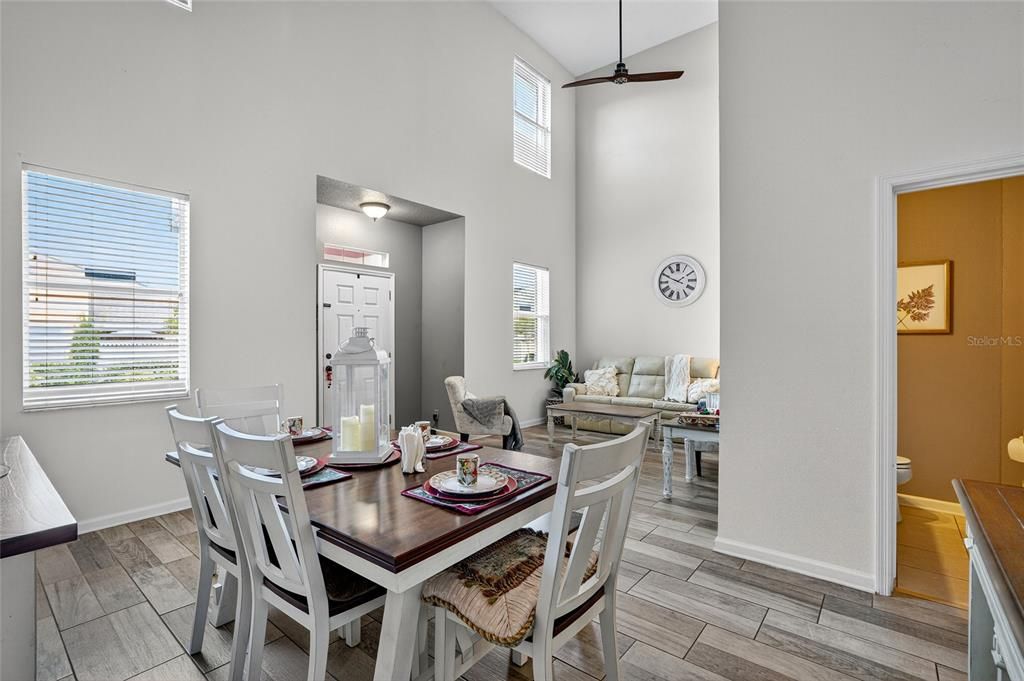 待售: $330,000 (3 贝兹, 2 浴室, 1637 平方英尺)