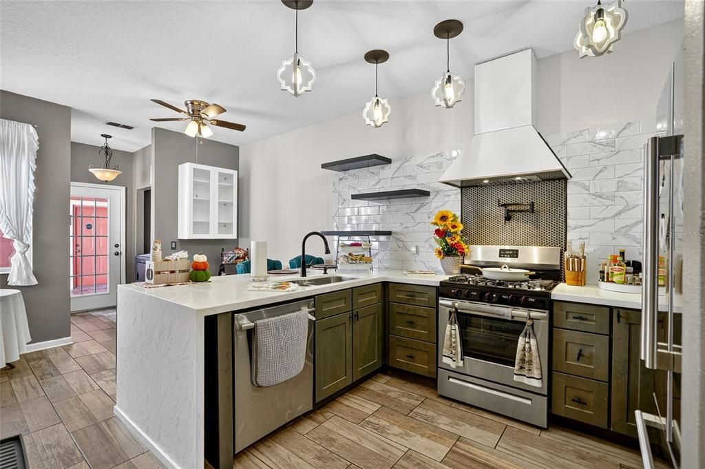 待售: $330,000 (3 贝兹, 2 浴室, 1637 平方英尺)