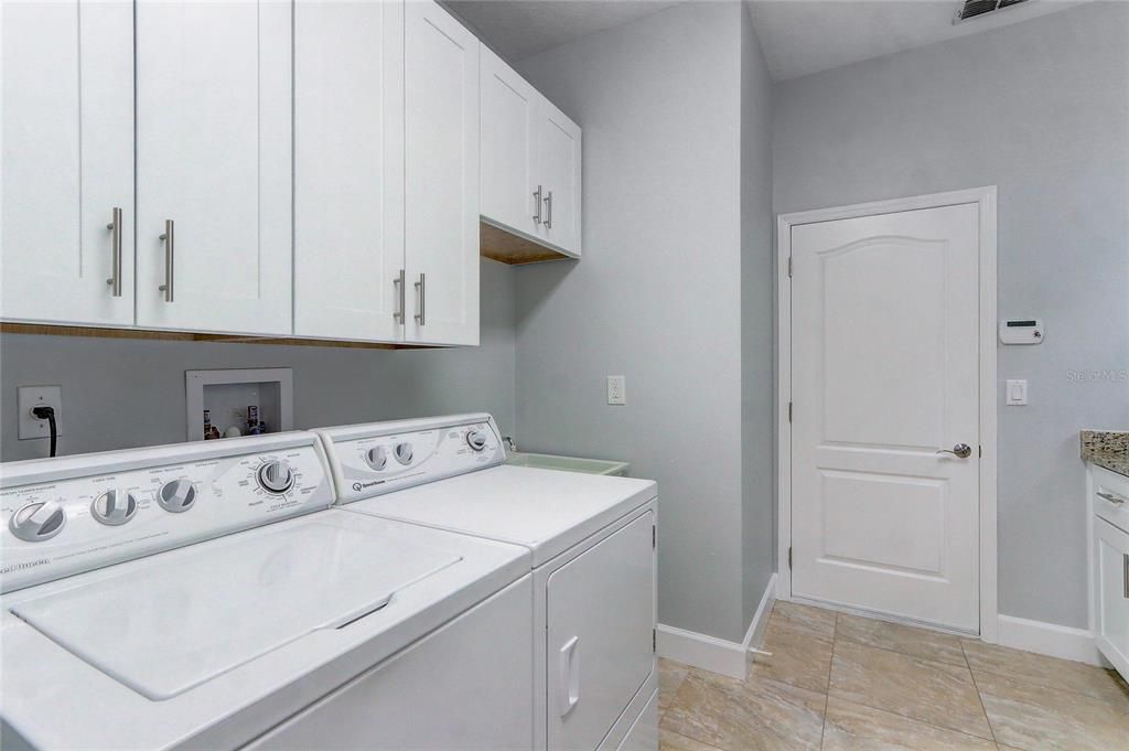 Active With Contract: $657,000 (4 beds, 3 baths, 2514 Square Feet)