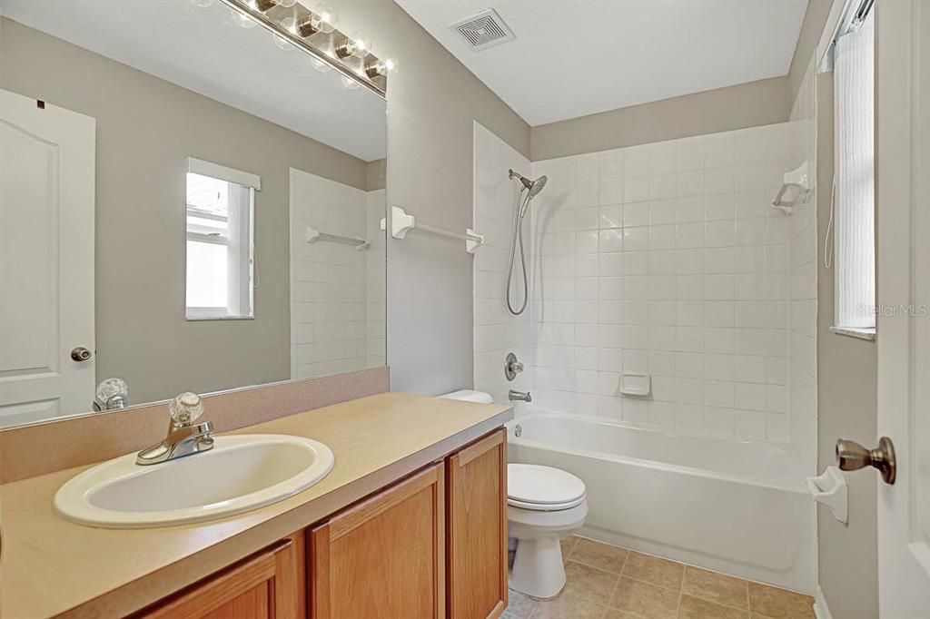 出租: $2,400 (3 贝兹, 2 浴室, 1498 平方英尺)