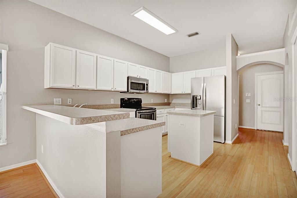 出租: $2,400 (3 贝兹, 2 浴室, 1498 平方英尺)