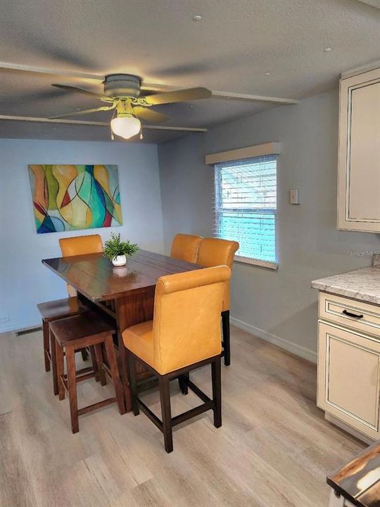 For Sale: $159,000 (2 beds, 1 baths, 770 Square Feet)