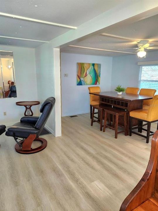 For Sale: $159,000 (2 beds, 1 baths, 770 Square Feet)