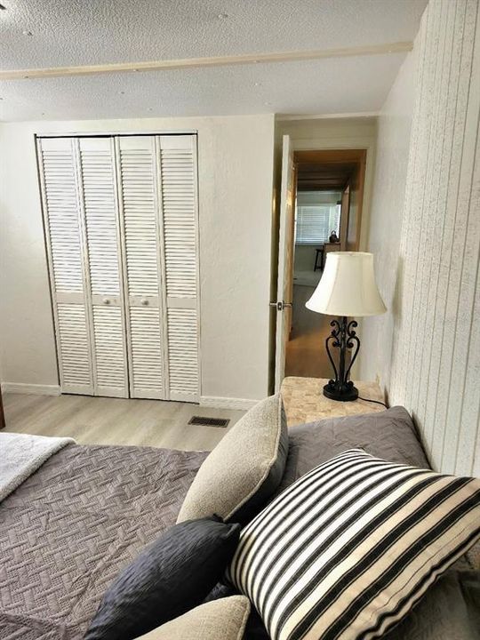 For Sale: $159,000 (2 beds, 1 baths, 770 Square Feet)