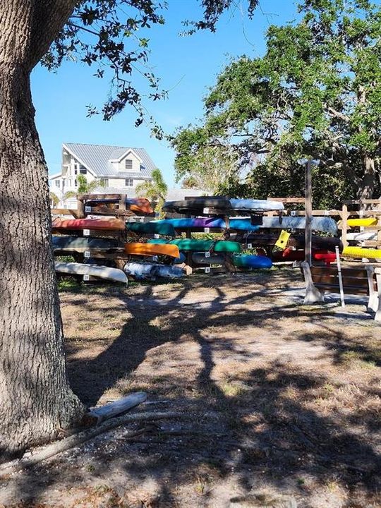 For Sale: $159,000 (2 beds, 1 baths, 770 Square Feet)