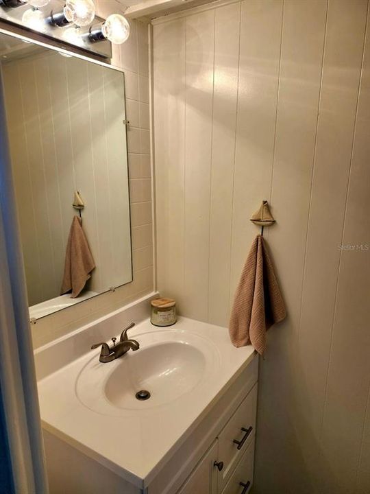 For Sale: $159,000 (2 beds, 1 baths, 770 Square Feet)