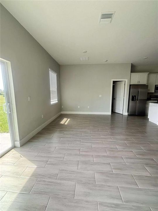 出租: $2,300 (4 贝兹, 3 浴室, 1891 平方英尺)