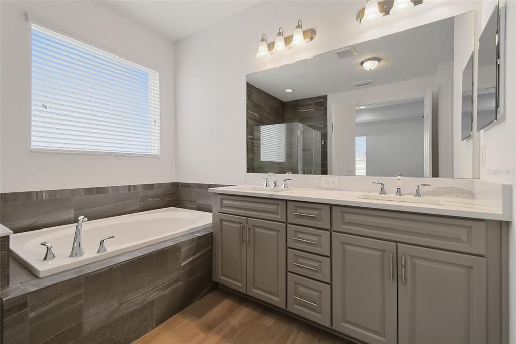 For Sale: $770,000 (4 beds, 3 baths, 2988 Square Feet)