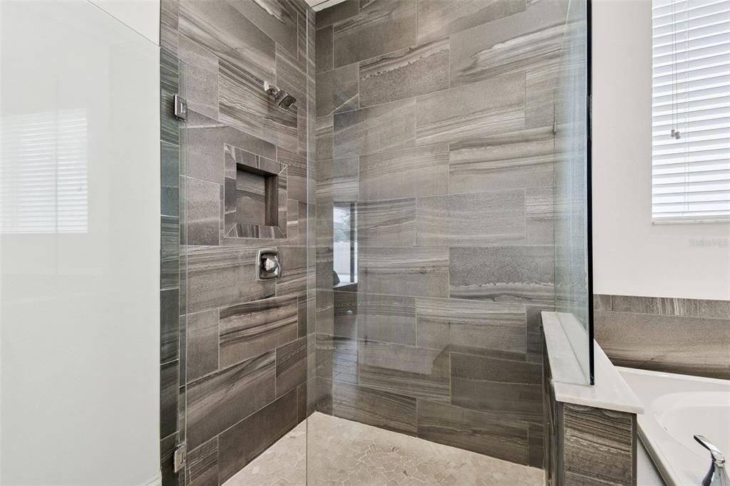 For Sale: $770,000 (4 beds, 3 baths, 2988 Square Feet)