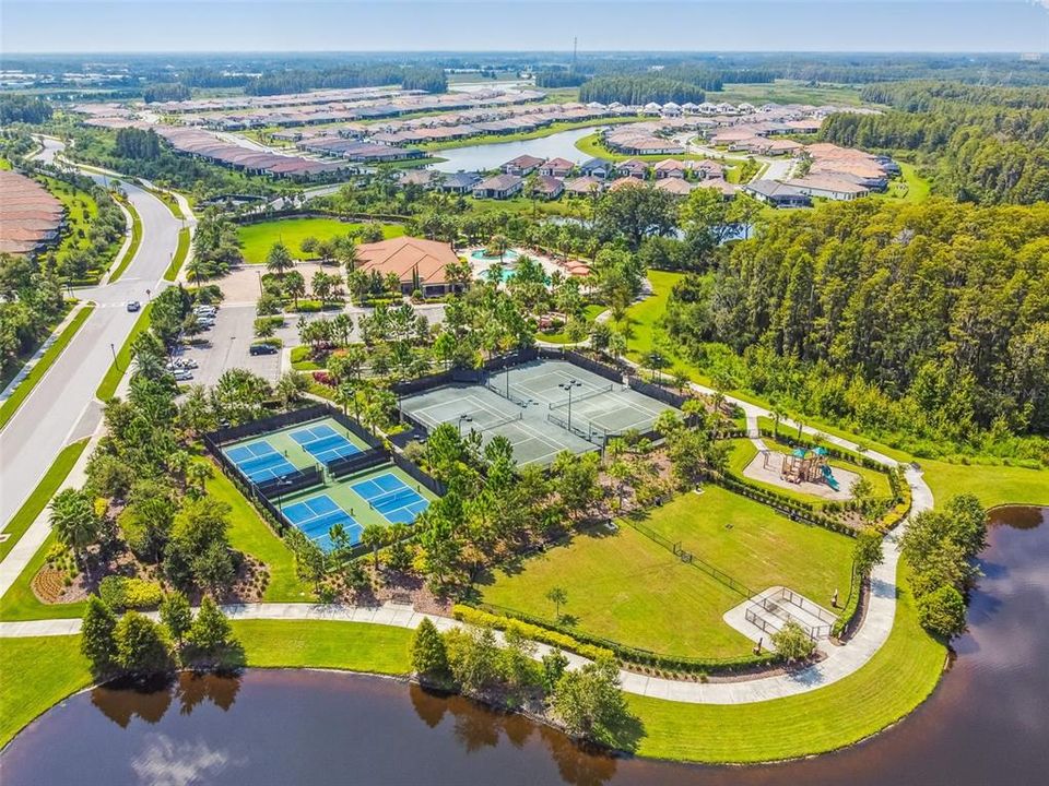 For Sale: $770,000 (4 beds, 3 baths, 2988 Square Feet)