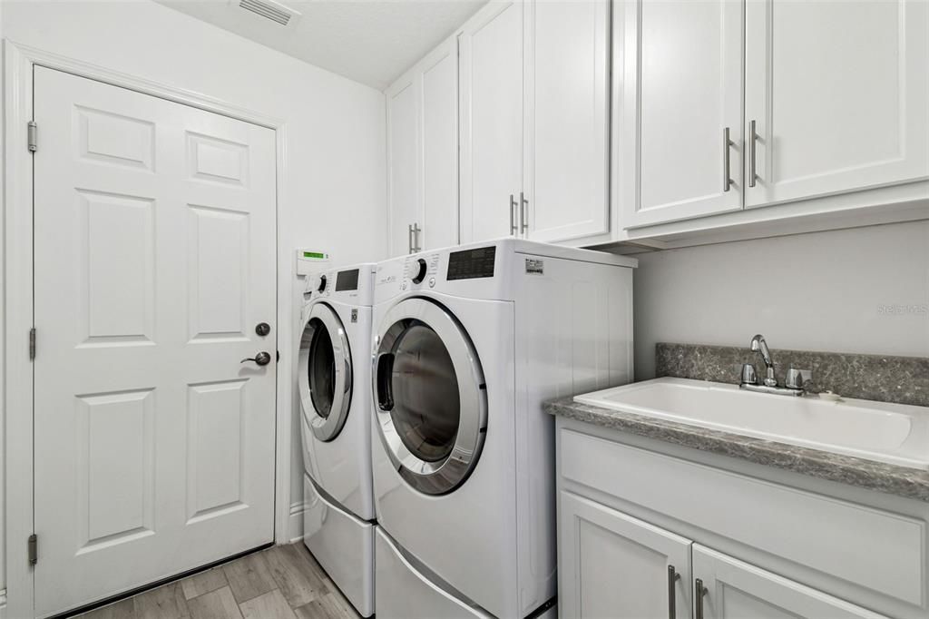 For Sale: $770,000 (4 beds, 3 baths, 2988 Square Feet)