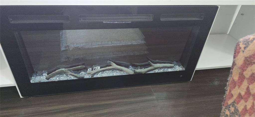 Active With Contract: $364,888 (2 beds, 2 baths, 750 Square Feet)