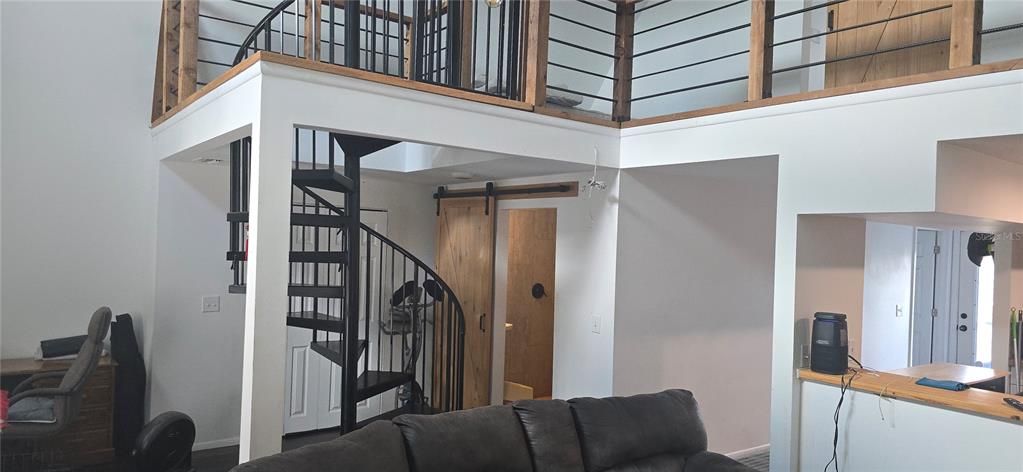 Active With Contract: $364,888 (2 beds, 2 baths, 750 Square Feet)