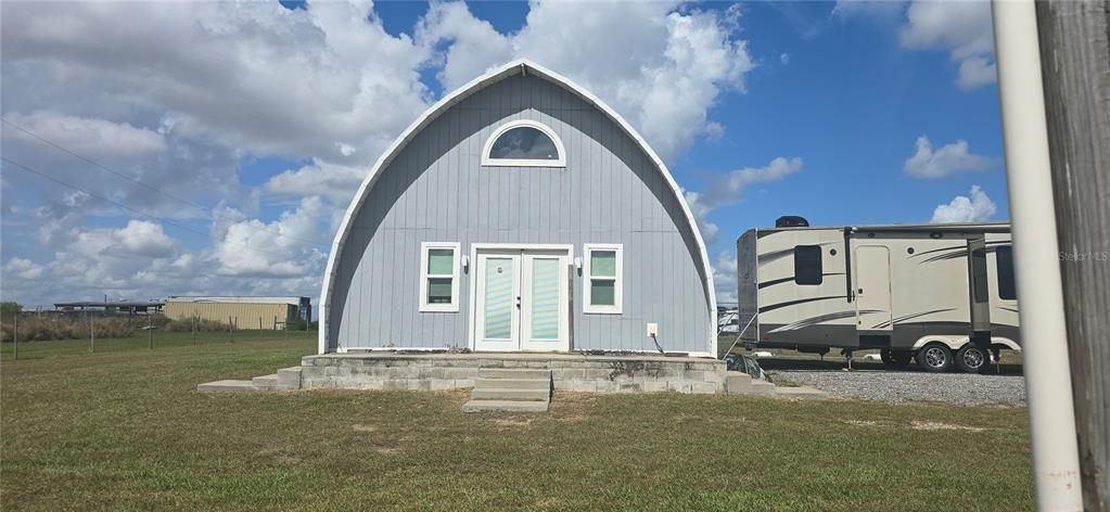 Active With Contract: $364,888 (2 beds, 2 baths, 750 Square Feet)