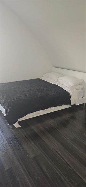 Active With Contract: $364,888 (2 beds, 2 baths, 750 Square Feet)