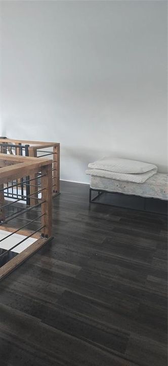 Active With Contract: $364,888 (2 beds, 2 baths, 750 Square Feet)