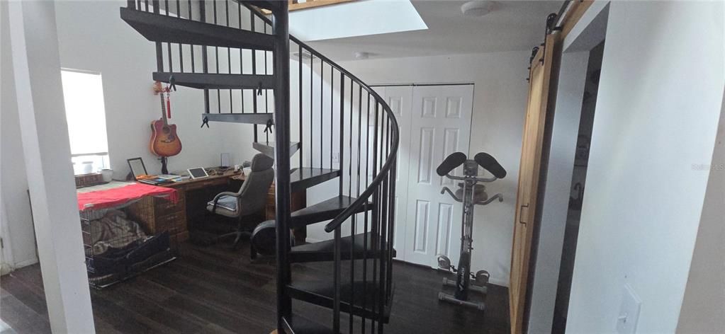 Active With Contract: $364,888 (2 beds, 2 baths, 750 Square Feet)