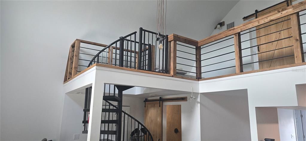 Active With Contract: $364,888 (2 beds, 2 baths, 750 Square Feet)