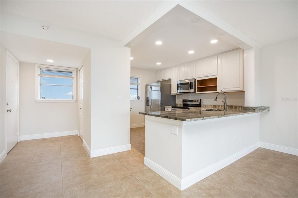 For Sale: $198,800 (2 beds, 2 baths, 1088 Square Feet)