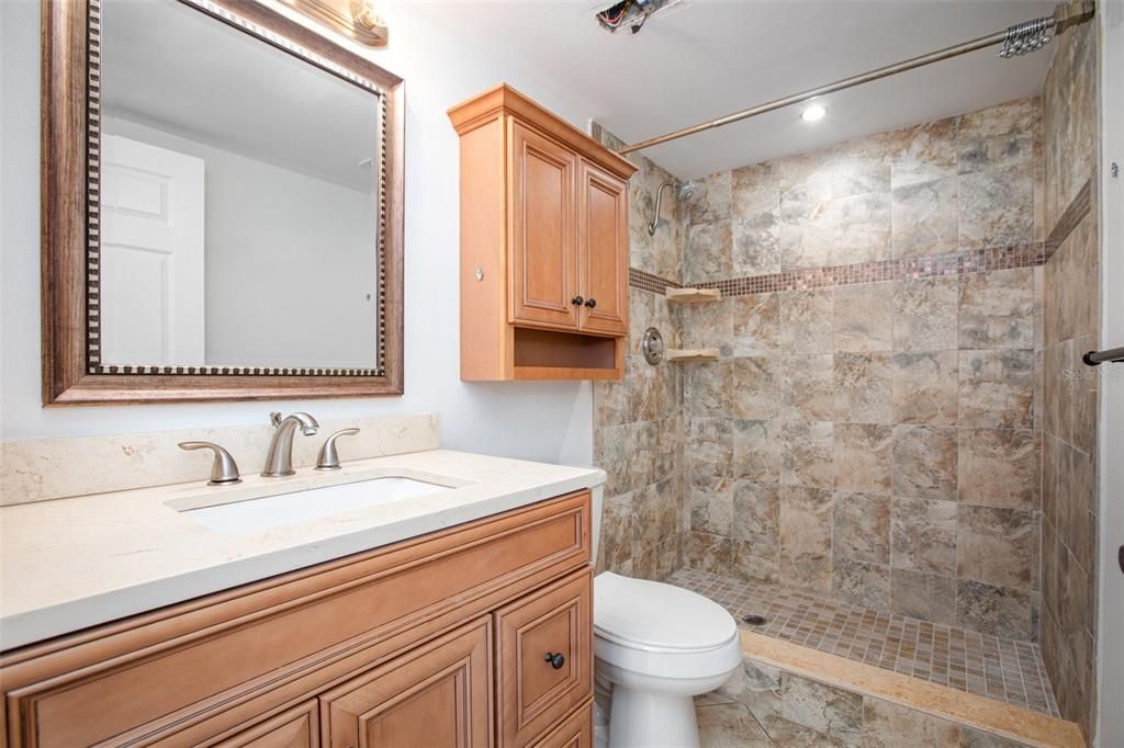 For Sale: $198,800 (2 beds, 2 baths, 1088 Square Feet)